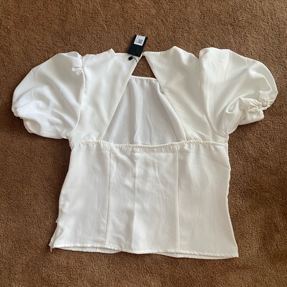 DYNAMITE blouse with open back - Picture 3 of 3